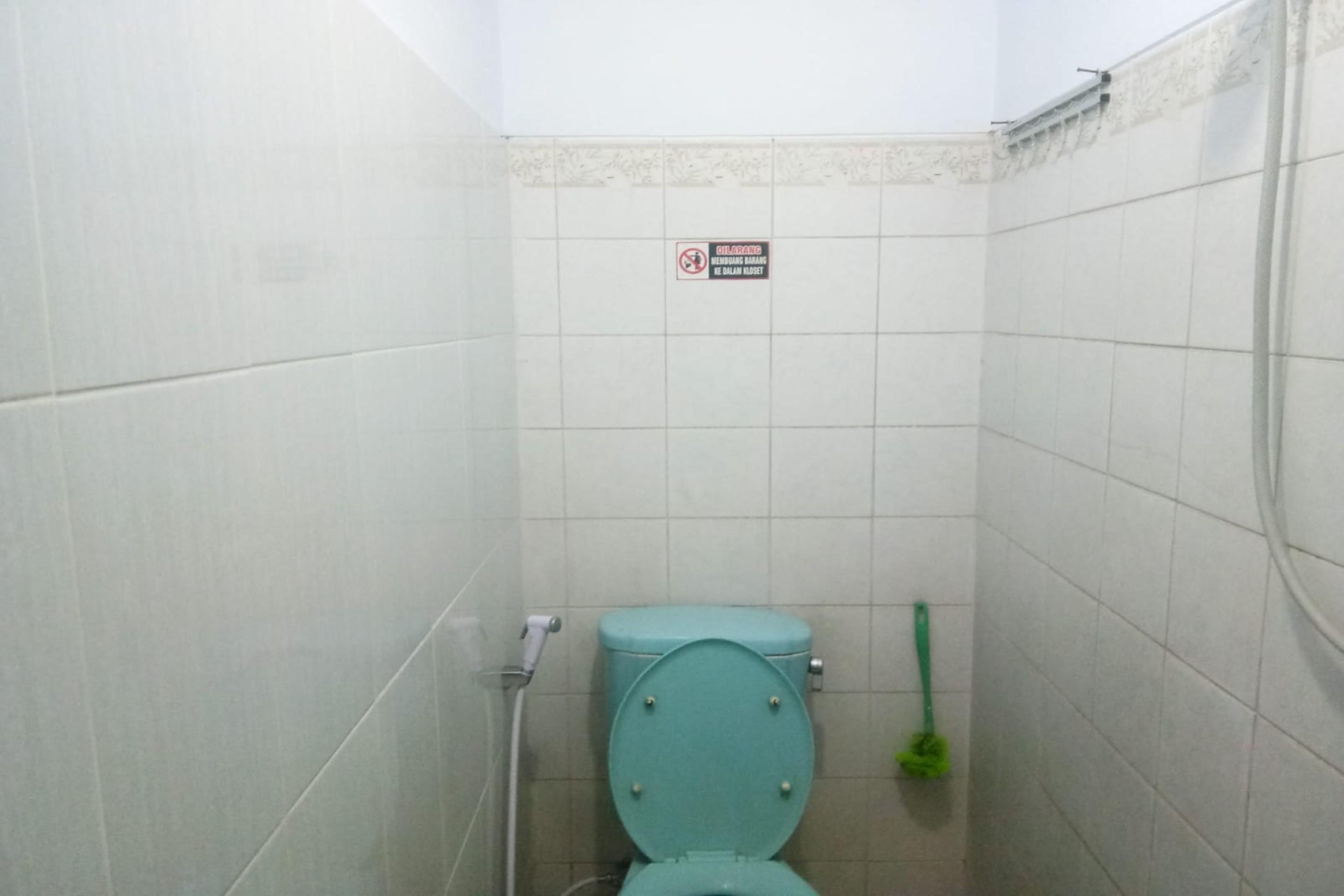 Oyo 2240 Simpang Tujuh Residence Kudus Exterior photo