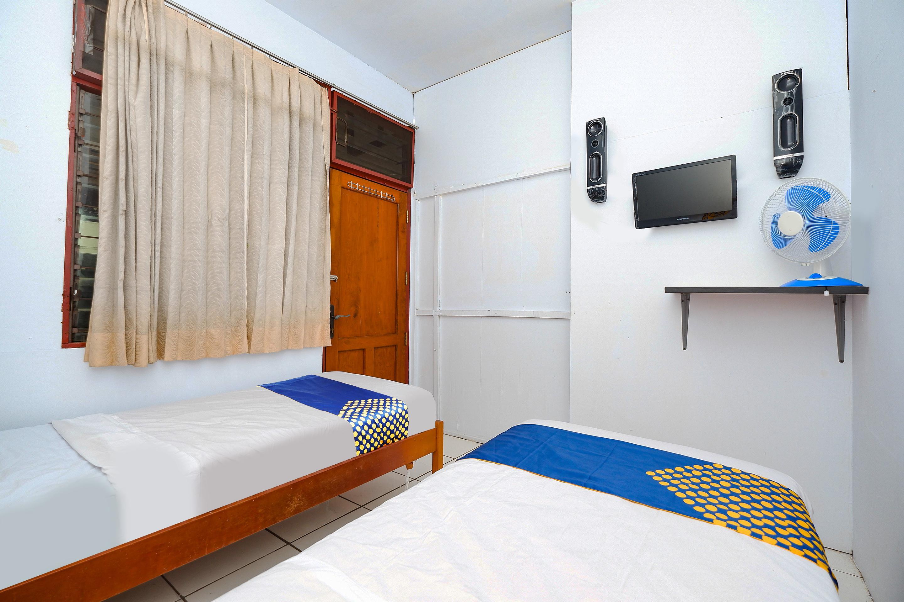 Oyo 2240 Simpang Tujuh Residence Kudus Exterior photo